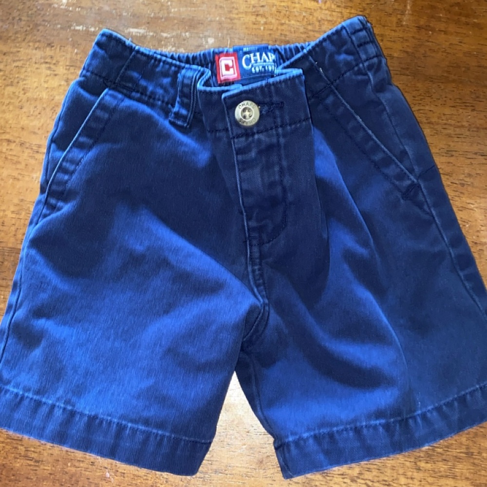 Shorts - Picture 2 of 3
